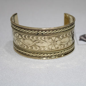 Brazalete de latón tradicional con patrón de corazón de diamante Accesorio de moda para mujer Bodas Fiestas Regalo Precio bajo - Product Image 2