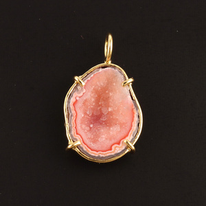 Pendentif druzy en forme de géode naturelle, plaqué or, fait à la main, véritable pierre précieuse, pendentif en métal en laiton pour chaîne - Product Image 4