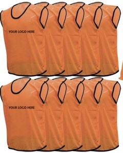 Baberos deportivos de fútbol Premium, chalecos de entrenamiento de colores neón, costuras reforzadas superfinas de malla de poliéster, Impresión de logotipo personalizado - Product Image 4