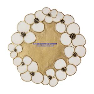 Most Luxury <b>Gold</b> <b>Side</b> <b>Table</b> for Living Room High Quality Metal 3 Leg Stand <b>Gold</b> End <b>Table</b> for Sale Home Decorative <b>Side</b> <b>Table</b> - Product Image 2