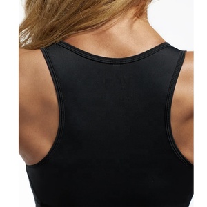 Sujetador deportivo de yoga para mujer con espalda cruzada, 100% nailon, acolchado para soporte medio, transpirable y de secado rápido para entrenamiento y fitness. - Product Image 4