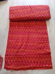 Lujosa tela Ikat tejida a mano de seda de algodón para prendas, textiles para el hogar, muebles y bolsos, accesorios, tela Ikat de materia prima - Product Image 2