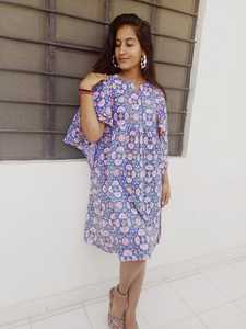 Bleu-lavande Floral Design pur coton Kurti main bloc imprimé été tenue décontracté une pièce court haut bouton décoration gratuit - Product Image 3