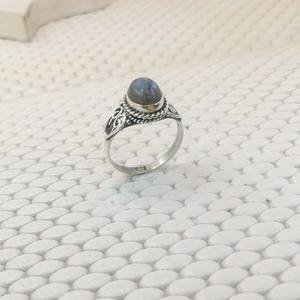 Bague de fiançailles et de mariage en argent sterling 925 pour femmes, bijoux fins en vrac, pierre précieuse labradorite, sertissage en cabochon, bleu tendance - Product Image 3