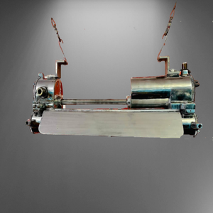 Lámpara de Tira de Aleación de Aluminio de Estilo Industrial Vintage para Uso en Interiores de Oficina, 14 kg de Peso, Obtenida de un Barco - Product Image 1