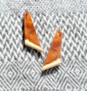 Pendientes de madera hechos a mano para mujer, aretes de gota, reciclados, vintage - Product Image 1