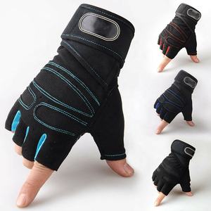 Gants d'haltérophilie de forme physique de gymnase de demi-doigt personnalisés travaillent sur des gants de gymnastique gants de gymnastique de sports d'haltérophilie avec le poignet intégré Wr - Product Image 1