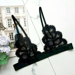 บราเล็ตต์ลูกไม้สีดำคุณภาพสูงทรงสามเหลี่ยม ชุดชั้นใน - Product Image 1
