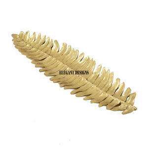 Plateau de service classique fait à la main en métal doré Designer Leaf Plat de service fantaisie traditionnel - Product Image 1