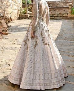 Anarkali de longueur de plancher élégante de qualité supérieure avec Chikankari Allover complexe et Patti lourd Gota parfait pour les vêtements de fête et les vêtements ethniques - Product Image 3