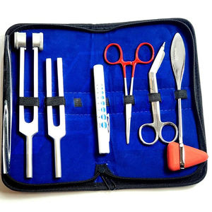 ชุดส้อมเสียงสำหรับวินิจฉัยทางระบบประสาทแบบมืออาชีพของเยอรมัน 6 ชิ้น รุ่น C 128 + C 512 ทำจากสแตนเลส พร้อมกล่องหนัง - Product Image 4