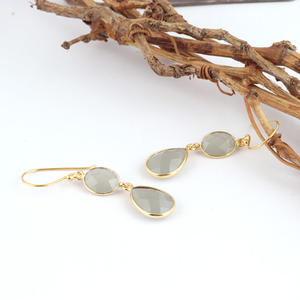 Boucles d'oreilles Double pierre en quartz gris pour femmes avec réglage de lunette en plaqué or Crochet de bijoux de mode léger - Product Image 4