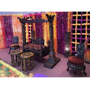 Decoración de Escenario para Nikkah, Columpio de Madera Tratada de Color Personalizado, Jhoola Duradero y Vibrante para Ceremonia de Mehndi, Boda India - Product Image 1