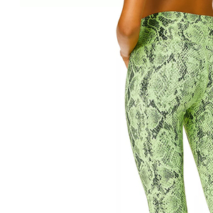 OEM Girls Wearing Gym Leggings Yoga pants Fitness with custom logo and style - Product Image 5