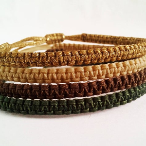 สร้อยข้อมือมิตรภาพแบบถักคุณภาพพรีเมียม - Product Image 1