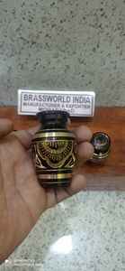 Urne funéraire en laiton de style américain Brassworld India, en métal, pour la conservation des souvenirs, pour adultes, modèle BRU-4317 - Product Image 4