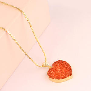 Colgante romántico con forma de corazón para mujer, colgante de collar con estilo punk, de azúcar de naranja natural, cadena de serpiente inspirada, para regalo - Product Image 2