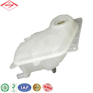 Fabricant de pièces automobiles en gros, réservoir de liquide de refroidissement pour AUDI A4 / S4 96'~98' - Product Image 1