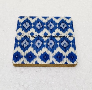 Posavasos de madera de estilo duradero con forma cuadrada de color marrón y blanco, mesa decorativa, modelo usado, utensilios de cocina para el hogar utilizados al mejor precio - Product Image 5