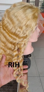 Perruques en cheveux ondulés bouclés 13x6 Deep Wave à lacet frontal transparent aligné sur les cuticules blondes du temple indien brut du vendeur - Product Image 6