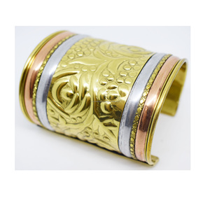 2025 New Year Australian Jewelry Design Gold Bright Enamel Finish Jewelry Bright Enamel Finish <b>Bangle</b> <b>Bracelet</b> for Women - Product Image 6