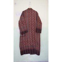 Chaqueta de invierno floral Kantha acolchada de algodón no tejido de secado rápido, cosida a mano y estampada en serigrafía.