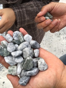 La meilleure pierre grise naturelle de roches de cailloux de qualité pour le paysage de villa au Vietnam - Product Image 3