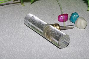 Bouton d'armoire en résine avec laiton moulé et forme cylindrique au design moderne en blanc et noir Meubles de salon 100 pièces Tradnary - Product Image 4