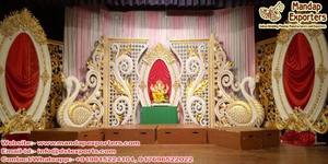 การตั้งค่าเวทีแต่งงานที่ยิ่งใหญ่ของอินเดียตอนใต้ชุดแต่งงานสีทองกรอบหลังเวทีงานแต่งงานแบบศรีลัง - Product Image 6