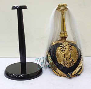 Casco de cuero alemán Pickelhaube medieval W penacho blanco con soporte de madera - Product Image 6