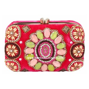 Pochette brodée décorative à la main, petit sac à main décoratif - Product Image 1