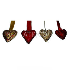 Corazones colgantes de color rosa dorado con bordado indio Zari para decoración amorosa para fiestas y festivales | Decoración del corazón del día de San Valentín - Product Image 5