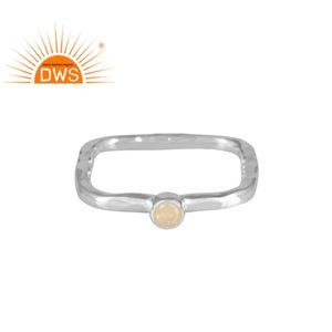 Vente en gros de bague en pierres précieuses opale éthiopienne 10 pièces, anneau en argent 925, carré, épais - Product Image 1
