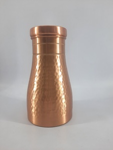 Carafe en cuivre artisanale ayurvédique – Carafe de chevet en cuivre martelé avec dessus en verre - Product Image 2