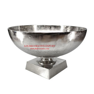 Silver Pedestal Fruits Bowl for Living Room Wholesale Supplier Metal Pedestal Footed Flower Bowl for Kitchen Use - Product Image 3