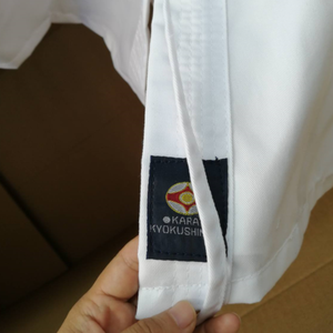 2022 vente en gros unisexe professionnel karaté costume Kimono fabriqué en usine pas cher prix GI uniformes pour Arts martiaux Offre Spéciale - Product Image 4