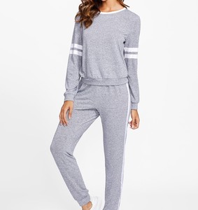 Conjunto de 2 piezas para correr para mujer, sudadera con capucha y Pantalones estampados, chándal cálido para niña - Product Image 2