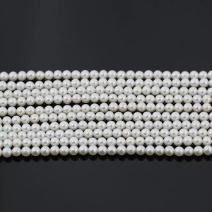 ลูกปัดไข่มุกเม็ดกลมสีขาว4-5มม. น้ำจืดธรรมชาติ - Product Image 1