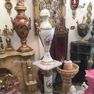 Klassische antike italienische Art vergoldete Bronze gerahmte Sevres Porzellan hand bemalte Vase