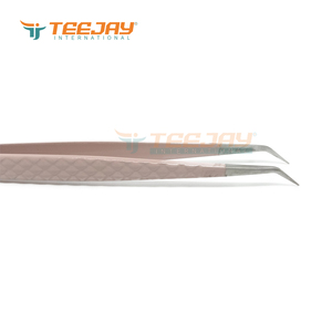 Pince à épiler de précision TEEJAY 10 mm, à angle de 45 degrés, pointe de 7 mm, rose poudré, en acier inoxydable, avec revêtement en poudre, pour isolation et volume, avec poignée diamantée - Product Image 3