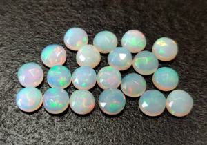 Opale Rose ronde naturelle à facettes, coupe des fleurs en vrac, 4 mm à 6mm - Product Image 3