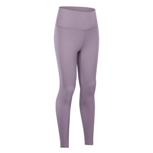 Leggings de sport de qualité supérieure pour femmes en nylon évacuant l'humidité et en spandex pour la course et l'entraînement - Product Image 3
