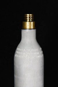 Cilindro de soda con válvula, totalmente adecuado, 0,6 l, dióxido de carbono, co2 - Product Image 3