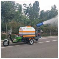 Petit tricycle électrique à trois roues avec réservoir d'eau de 1500L, pompe à transmission automatique 4x2, état neuf BY-X15