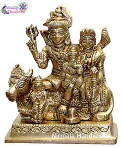 Statue en laiton de la famille Shiva : Divinités Shiva, Parvati, Ganesh, Nirmala – Artisanat du Rajasthan - Product Image 5