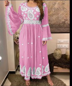 Dernière collection de créateurs Net Soie Couleur Occasion spéciale Fantaisie Indienne Femmes choli Porter Prix de gros en Surat Apparel - Product Image 3