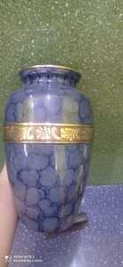 GRANDE URNE DE CRÉMATION GRAVÉE BLEUE NOUS POUR ADULTES FOURNITURES FUNÉRAIRES INDIENS BRASSWORLD DE HAUTE QUALITÉ - Product Image 6