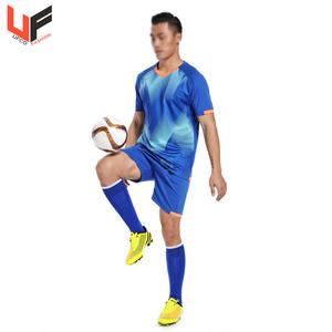 Juego de uniformes de fútbol impresos por sublimación personalizada de alta calidad para adultos y niños Mostrar el nombre del equipo Diferentes opciones de estilos - Product Image 6
