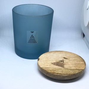 Vela de vidrio vacía, recipiente con tapa de madera, color azul mate, esmerilado, logotipo personalizado - Product Image 2