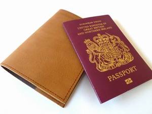 Vente en gros d'étuis pour passeport en cuir avec logo personnalisé avec motif personnalisé - Product Image 4